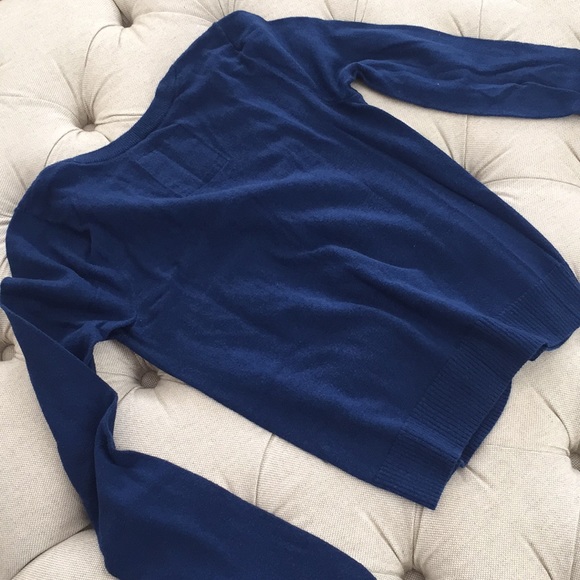 Hollister sweater - Picture 4 of 6